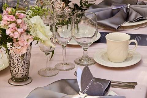 Table setting with centerpiece