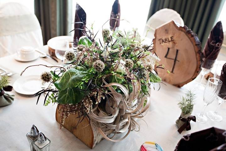 Table setting with centerpiece