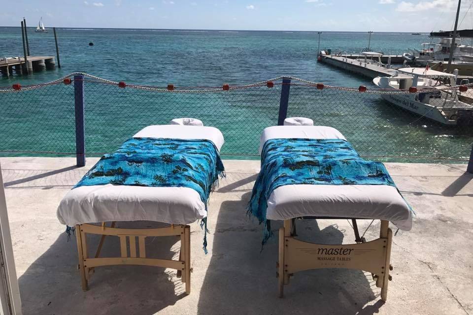 Massage by the Reef Outdoor Day Spa