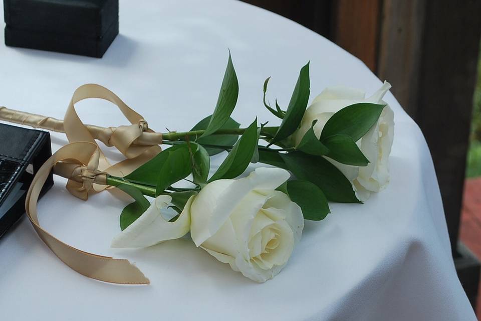 Rose Ceremony to honor Mothers at a wedding