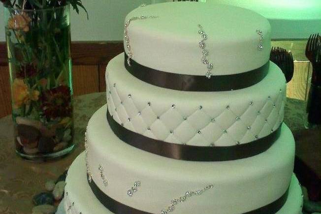 4-tier wedding cake