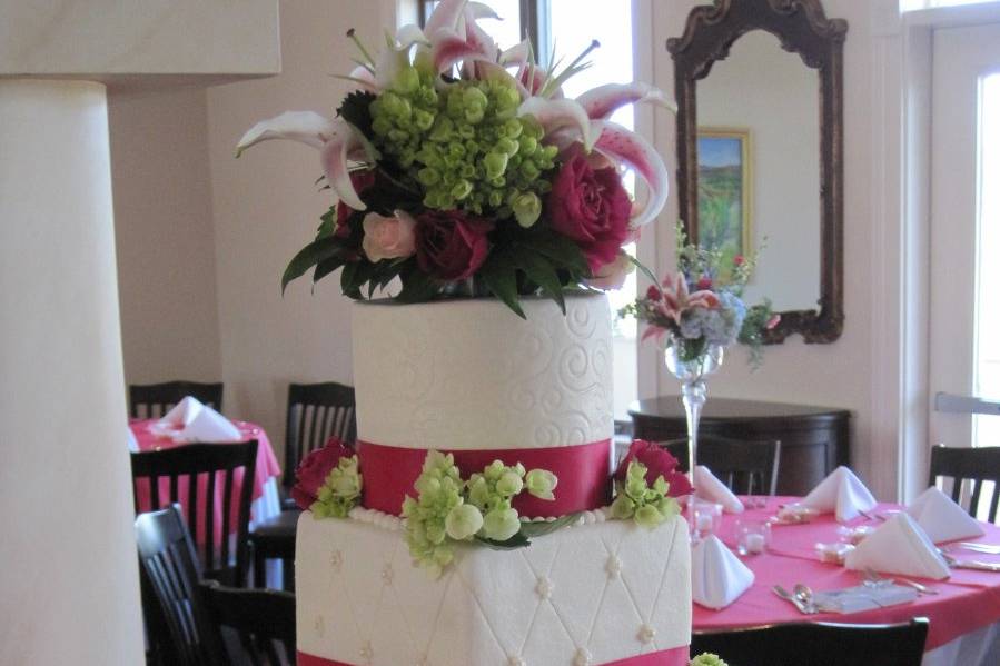 4-tier wedding cake