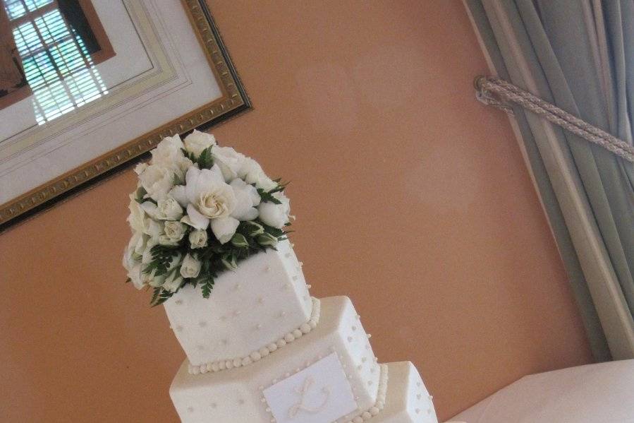 4-tier hexagonal wedding cake