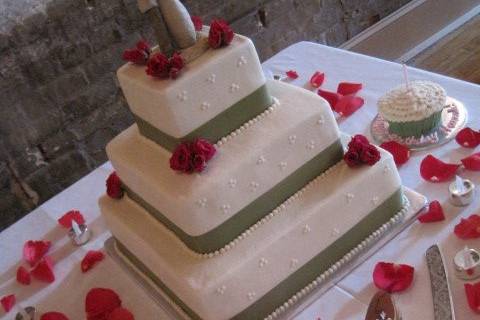 Petals on wedding cake