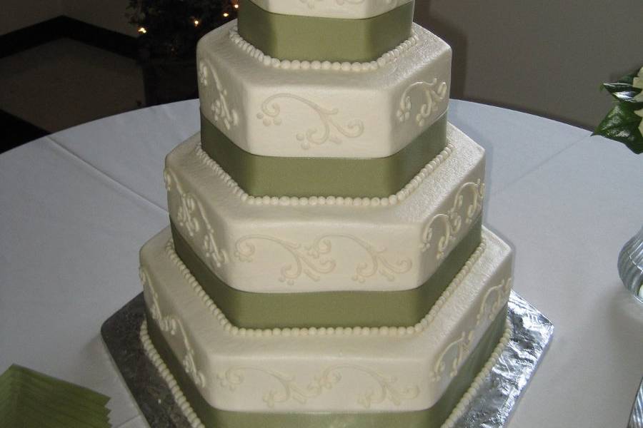 4-tier hexagonal wedding cake