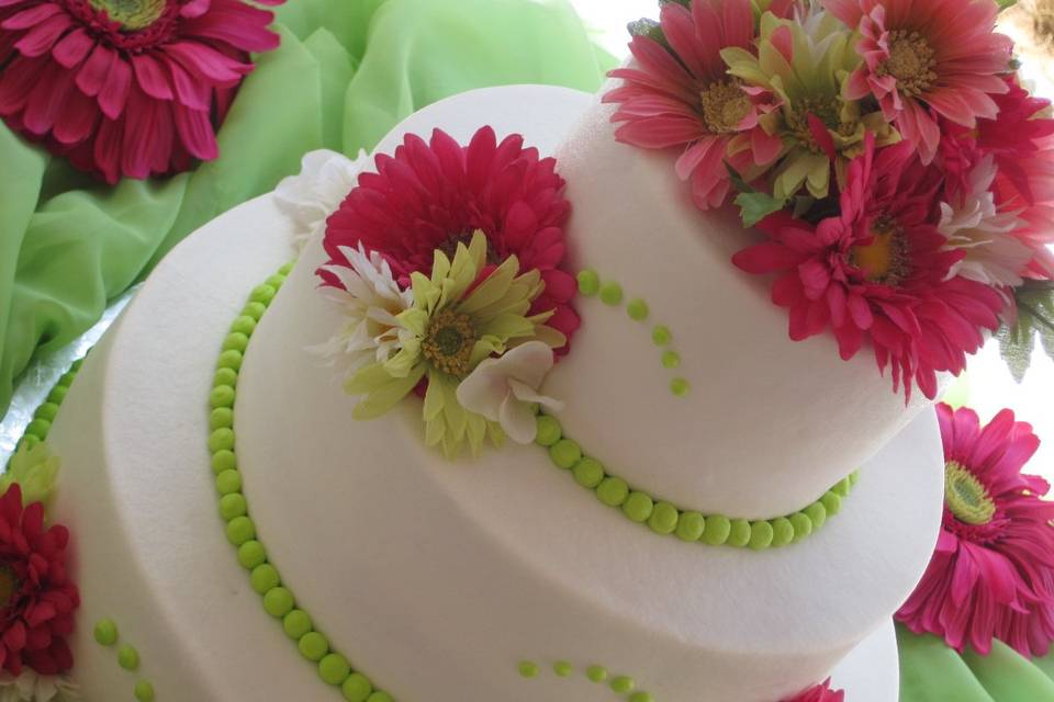 Floral wedding cake