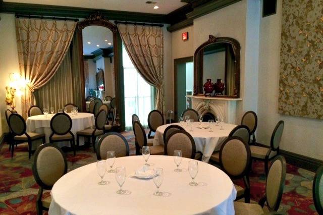 Club Room is Ideal for Banquet Rounds for up to 40 guests
