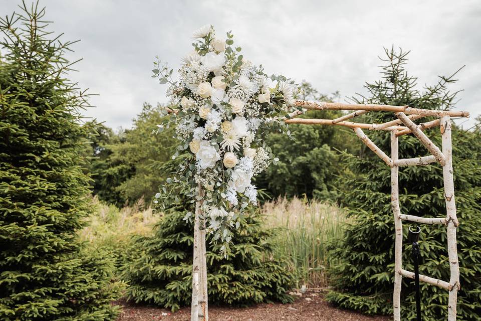 Outside nature wedding