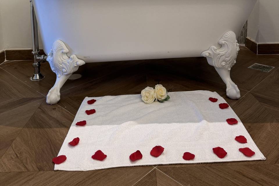 Romantic bath set up