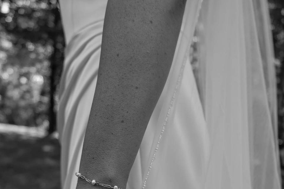 B&W fall wedding