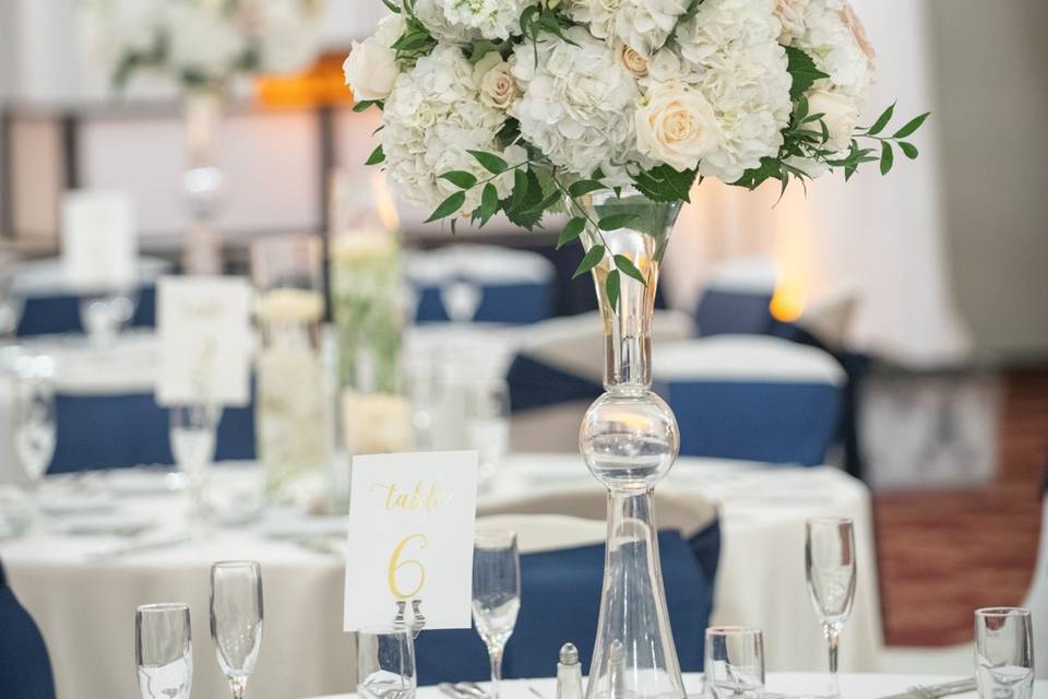 Hydrangeas & Rose centerpiece