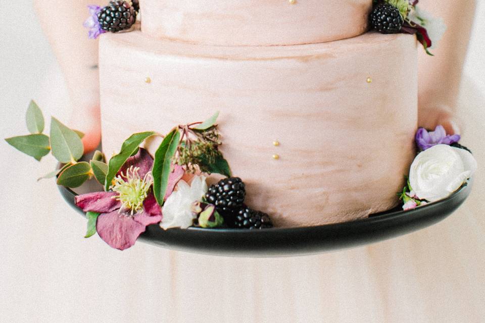 Florals by Nancy Liu Chin Designs Cake by Pretty Please Bakeshop with Image by Jasmine Lee