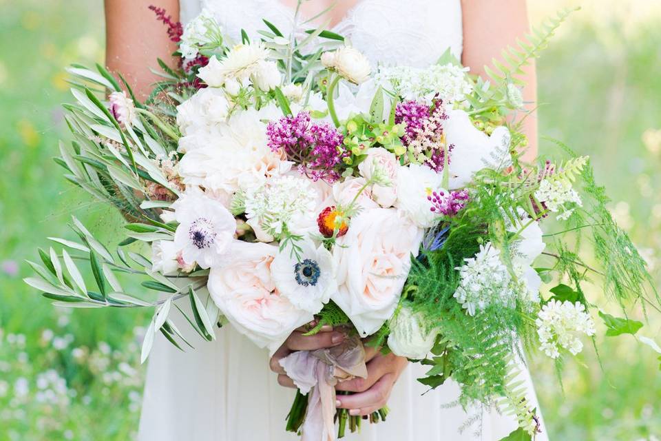 Anemone & dahlia bouquet