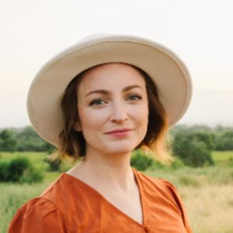 Holly Simmons