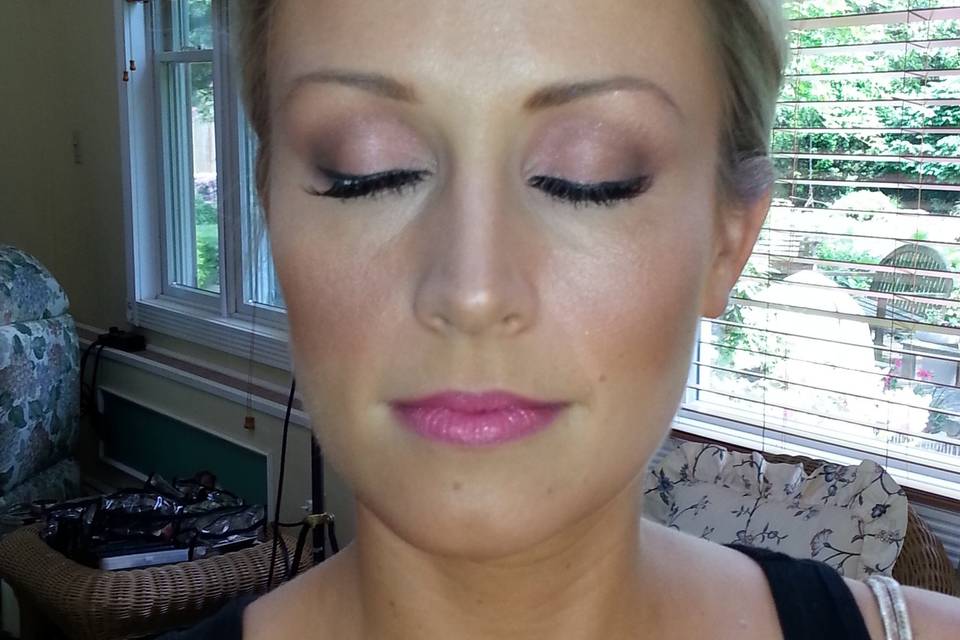 Pink eye shadow and makeup