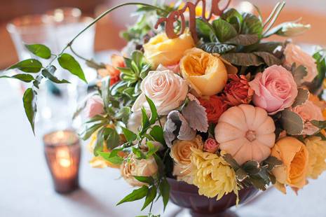 Autumn-inspired center piece at Gardener Ranch Wedding Carmel Valley  | Buena Lane Wedding Photography