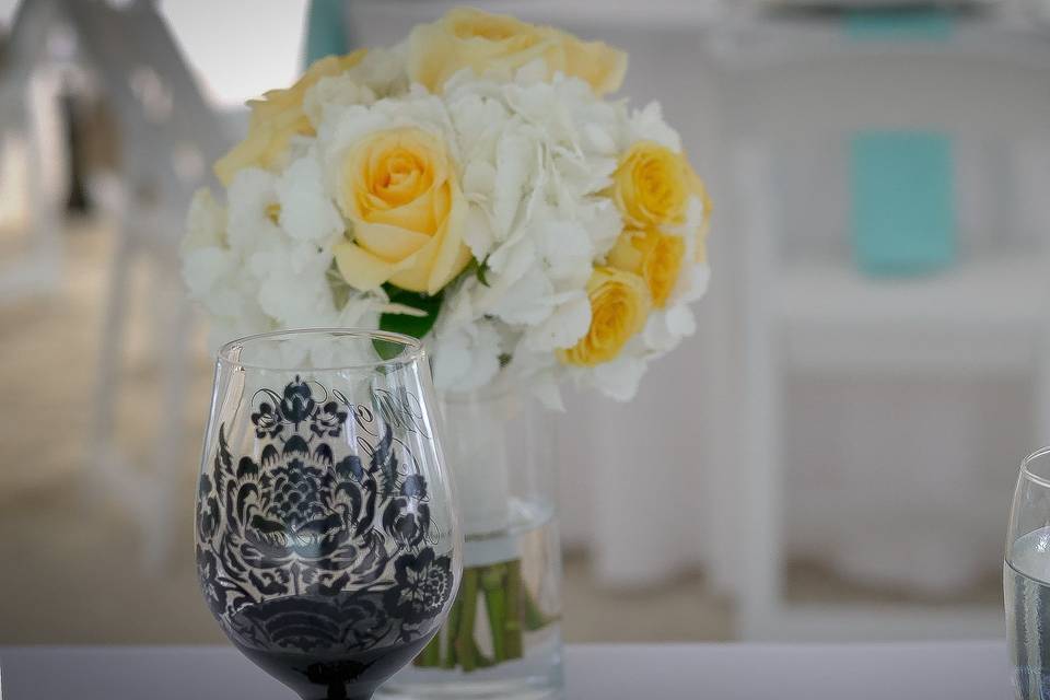 White and yellow flower centerpiece