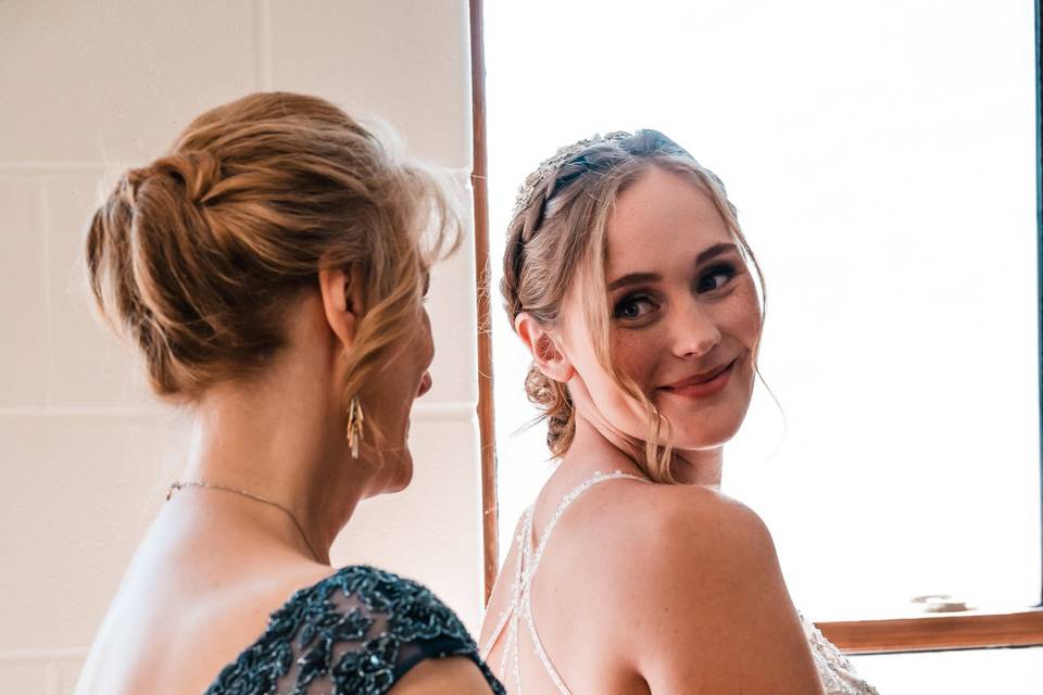 Bride & Mom Moment