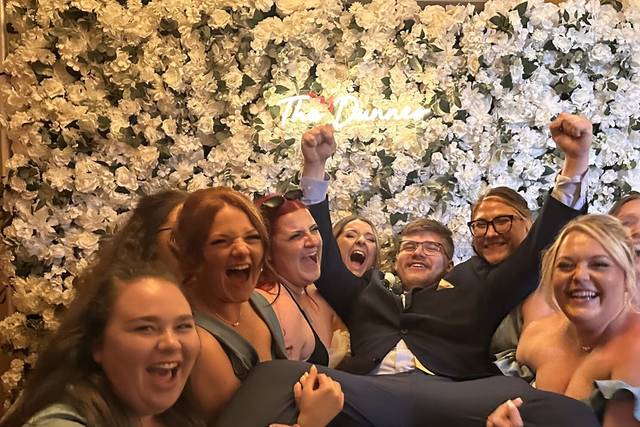 Wedding Party White Flower wal