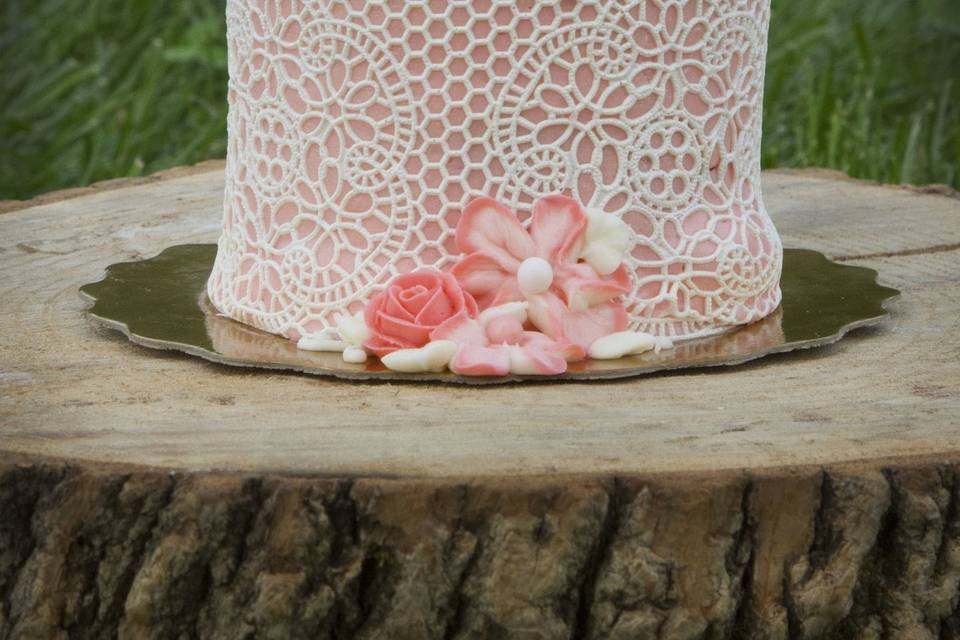 Lacey Sweetheart cake