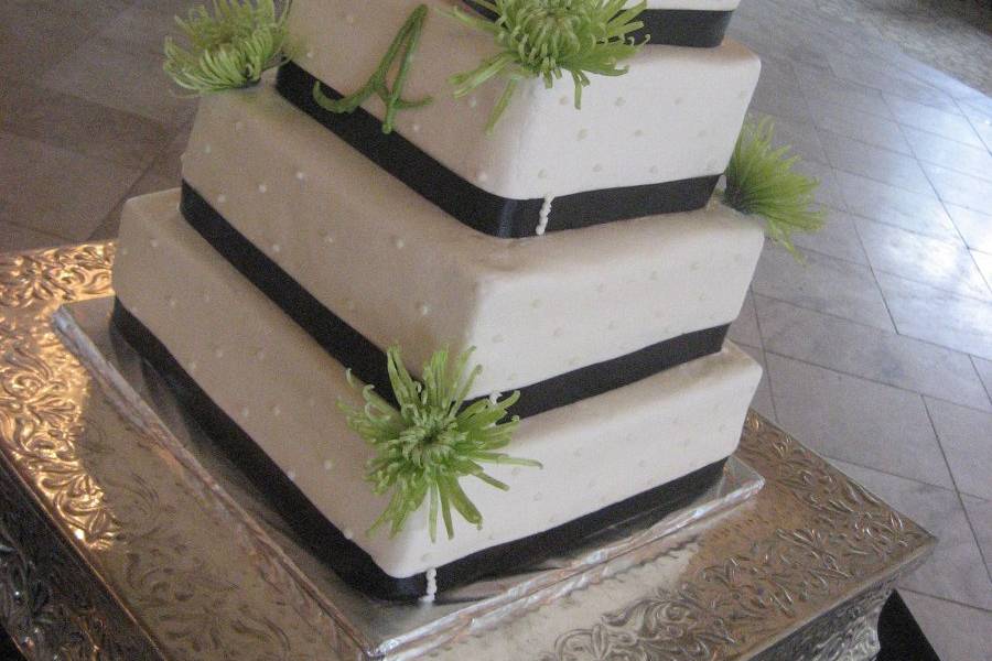 Square cake with succulent designs