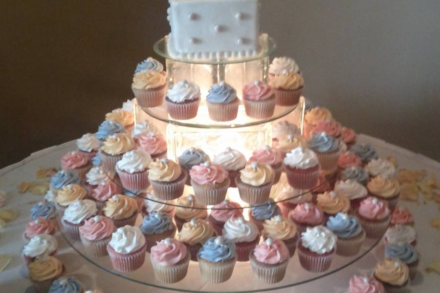 Pastel cupcake tier