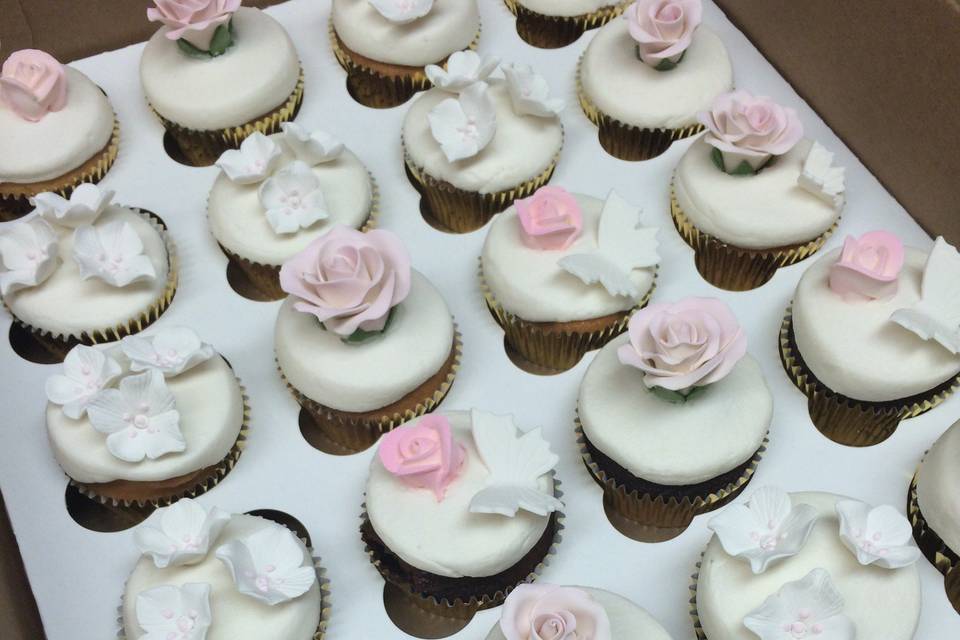 Sugar flower cupcakes