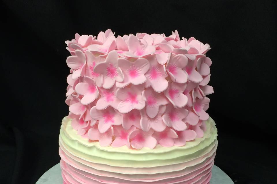 Fondant flowers/ombre ruffles