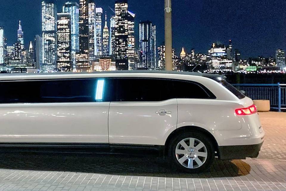 8Pax Limo MKT
