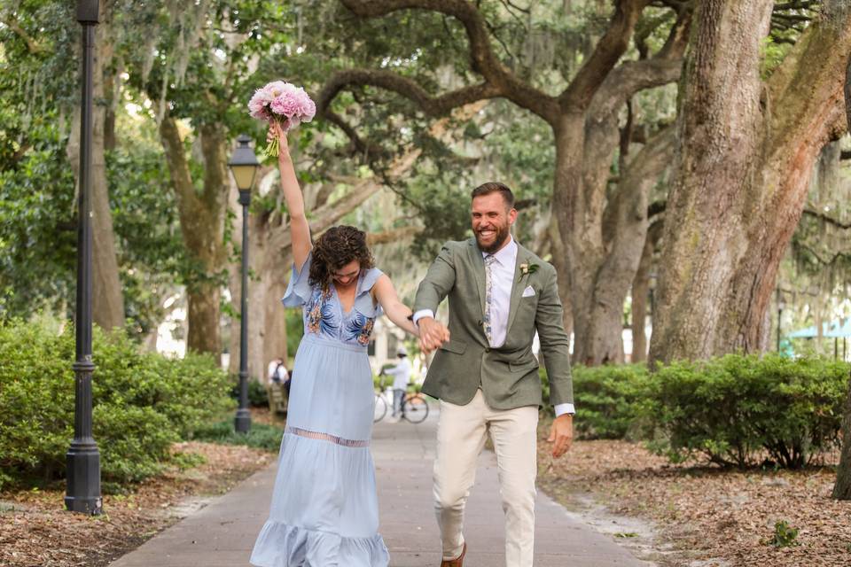 Elope to Savannah Forsyth Park