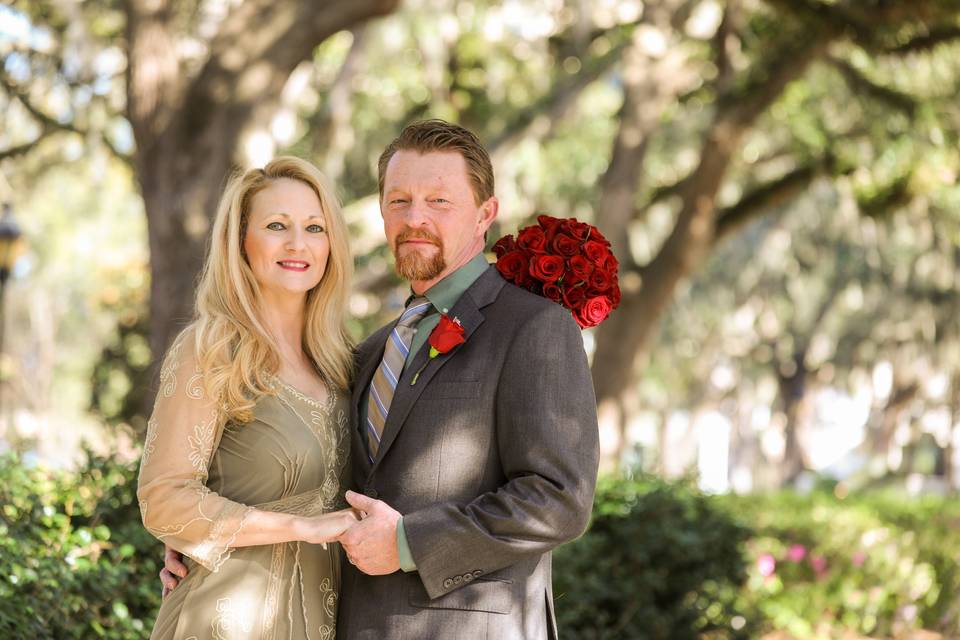 Elope to Savannah Forsyth Park