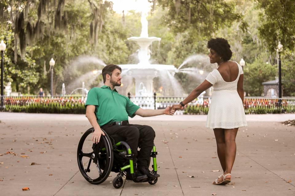 Elope to Savannah Forsyth Park