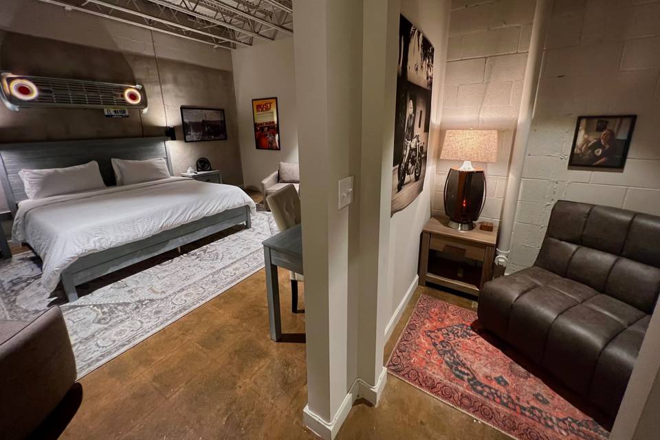 El Mayor Room
