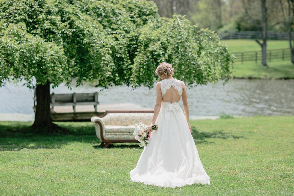 The pond lawn can be used for a wedding ceremony, games or cocktails