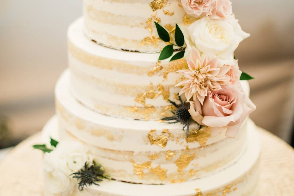 Enchanting wedding cake