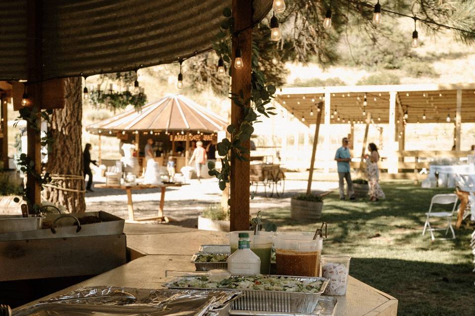 Catering silo buffet