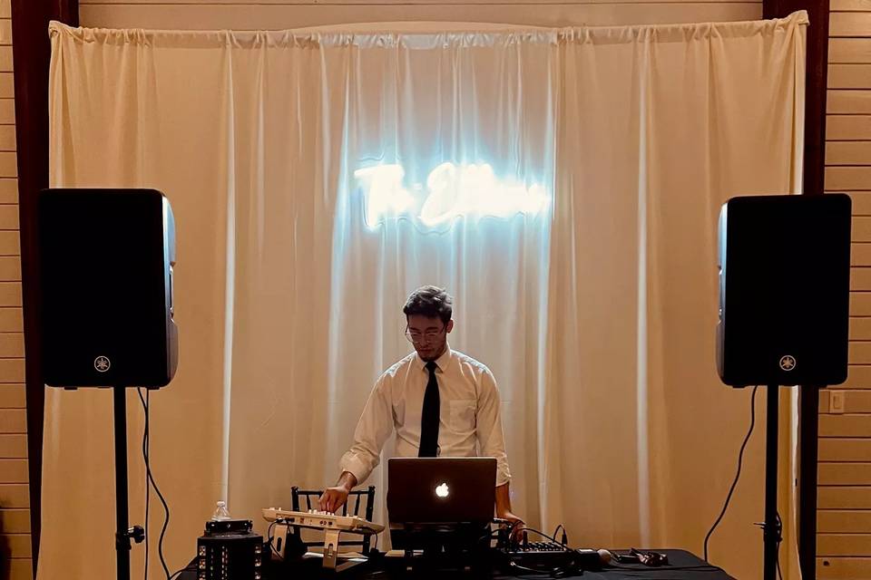 DJ Erik