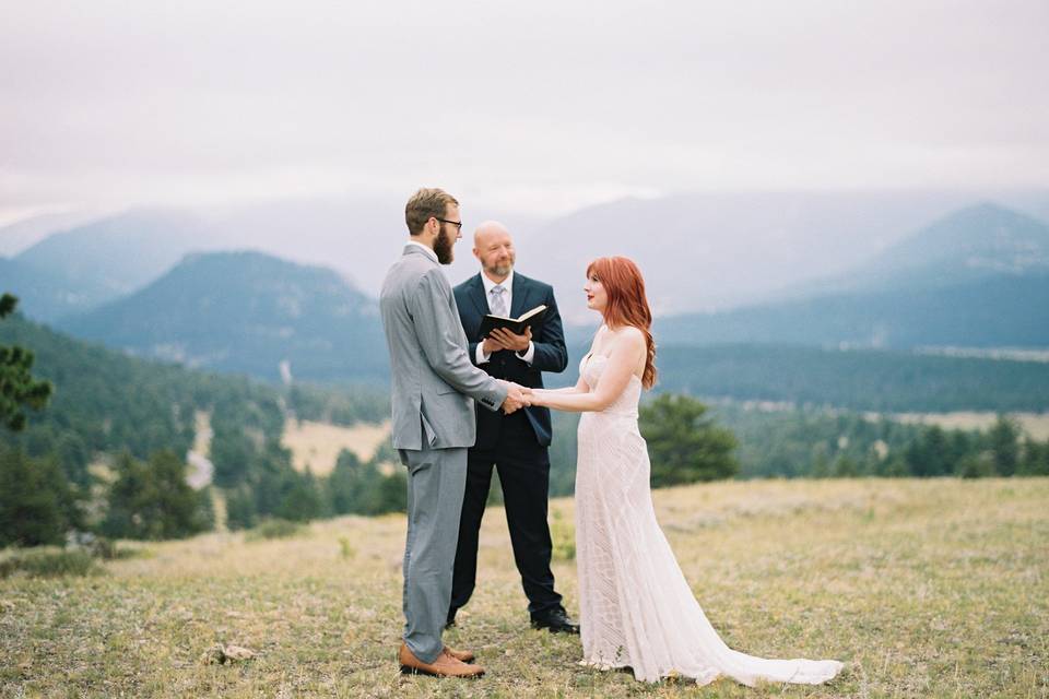 Colorado elopements are amazing. Photo by Winsome and Wright Photography.