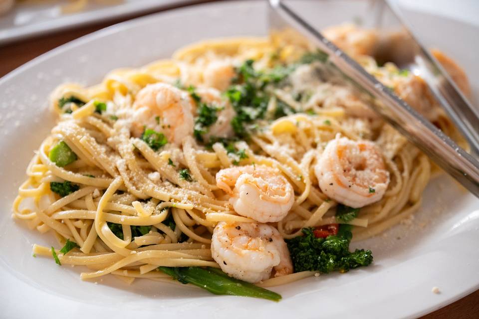 Shrimp linguine