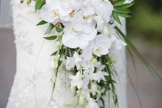 Cascading bouquet