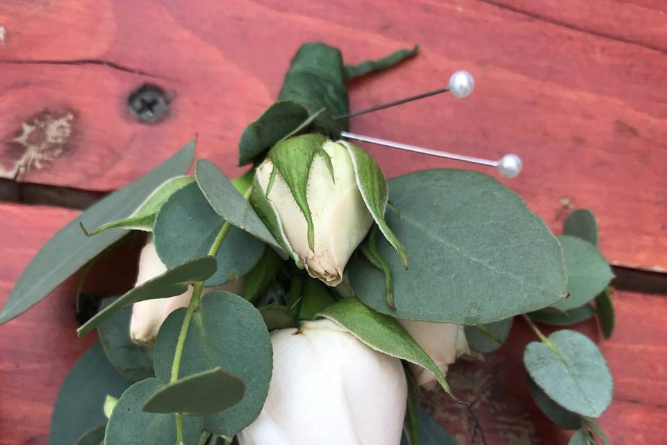 White Rose Boutonnie