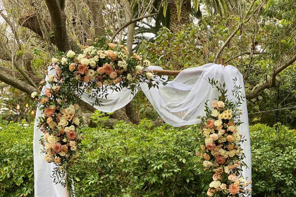 Garden style arch