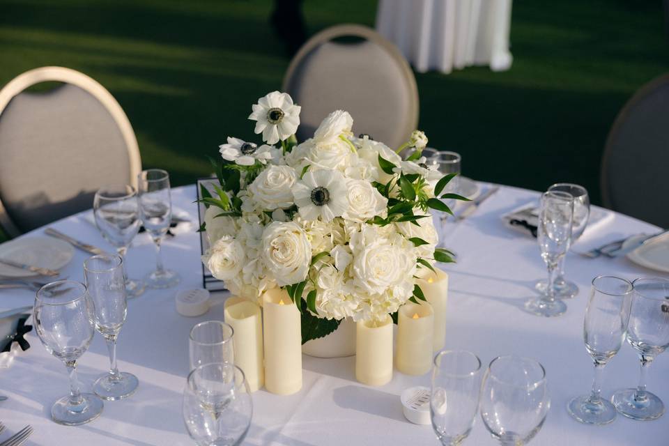 Classic Wedding Centerpiece
