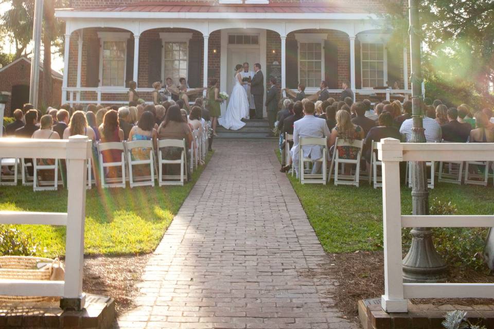 St Simons Lighthouse is the perfect backdrop for your beach wedding ceremony.