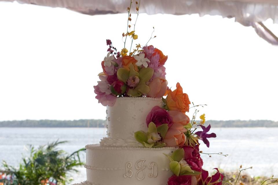 Bright tropical cake decor