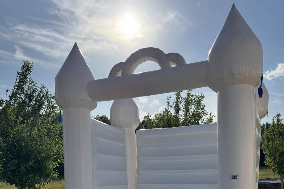 White Wedding Castle Bounce