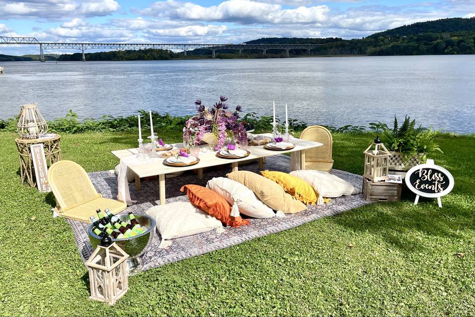 Hudson River Luxury Picnic