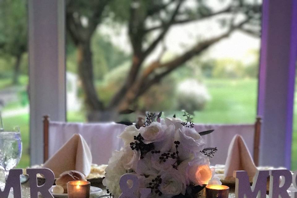 Violet sparkly table cloth