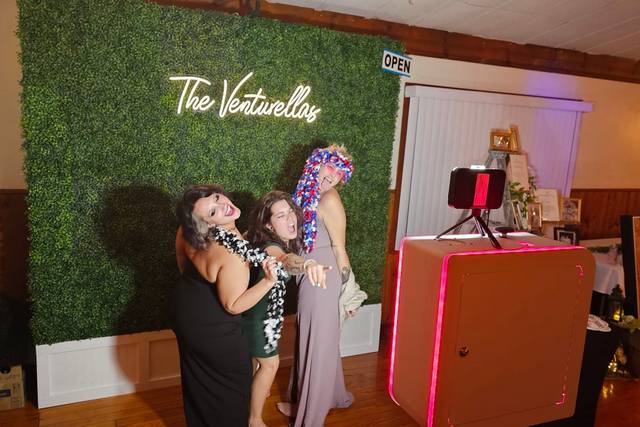 Ivy wall and custom name