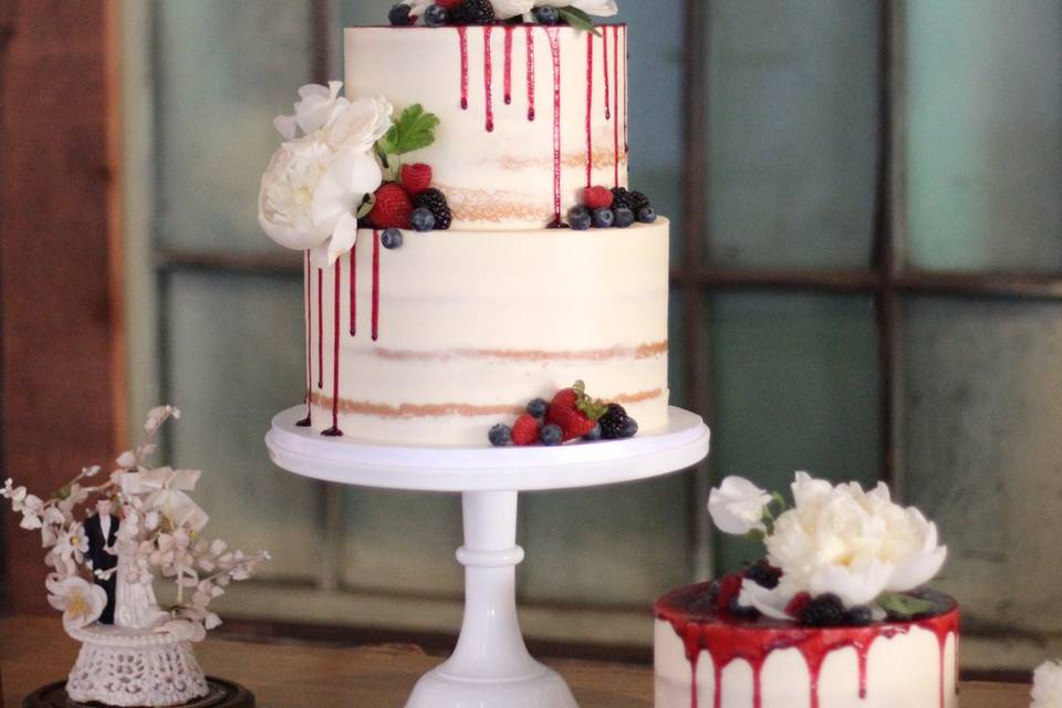 Nearly naked cake with drip